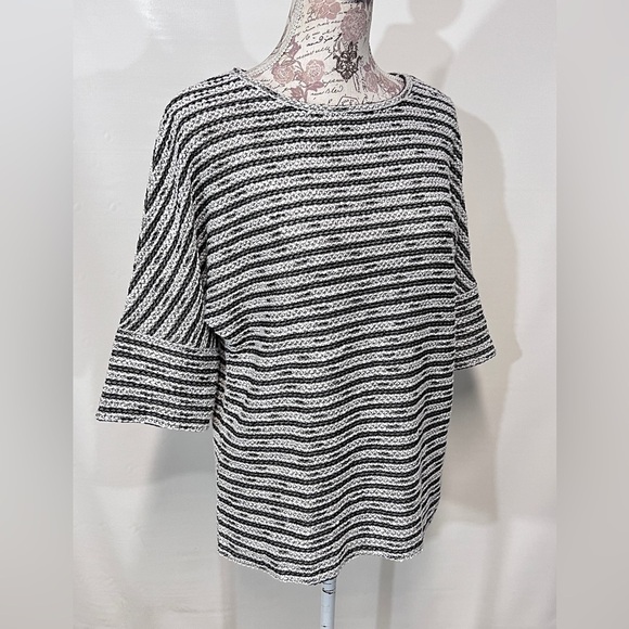 MAX STUDIO gray and black stripe knit sweater size M - Picture 7 of 15
